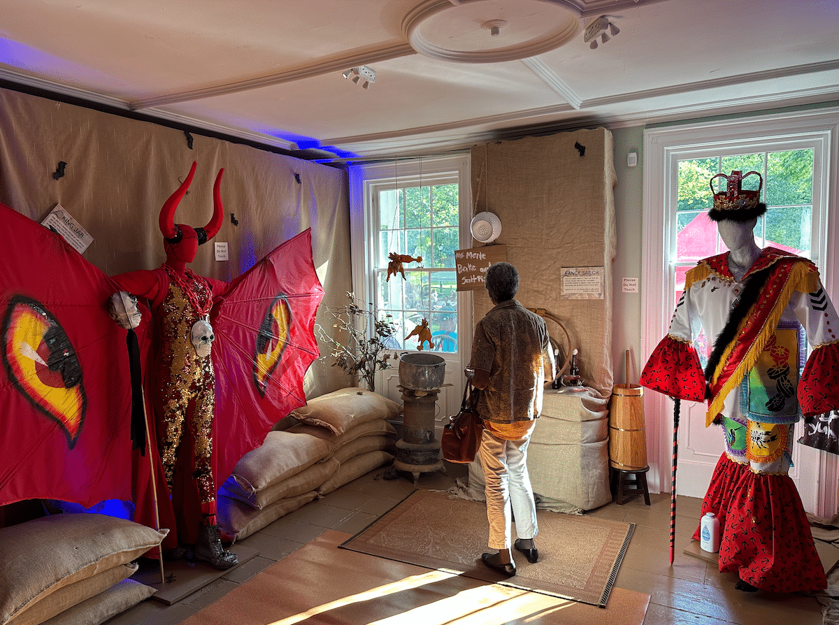 J'ouvert Genesis Immersive Experience