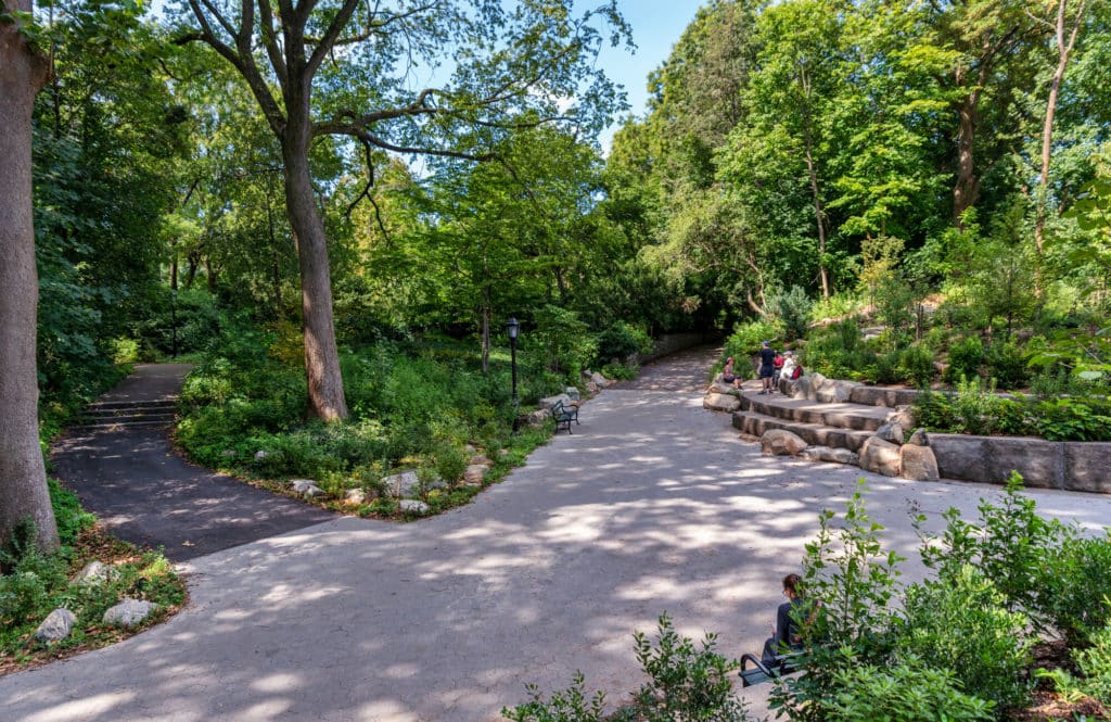 Flatbush Entrance, Split Pathways