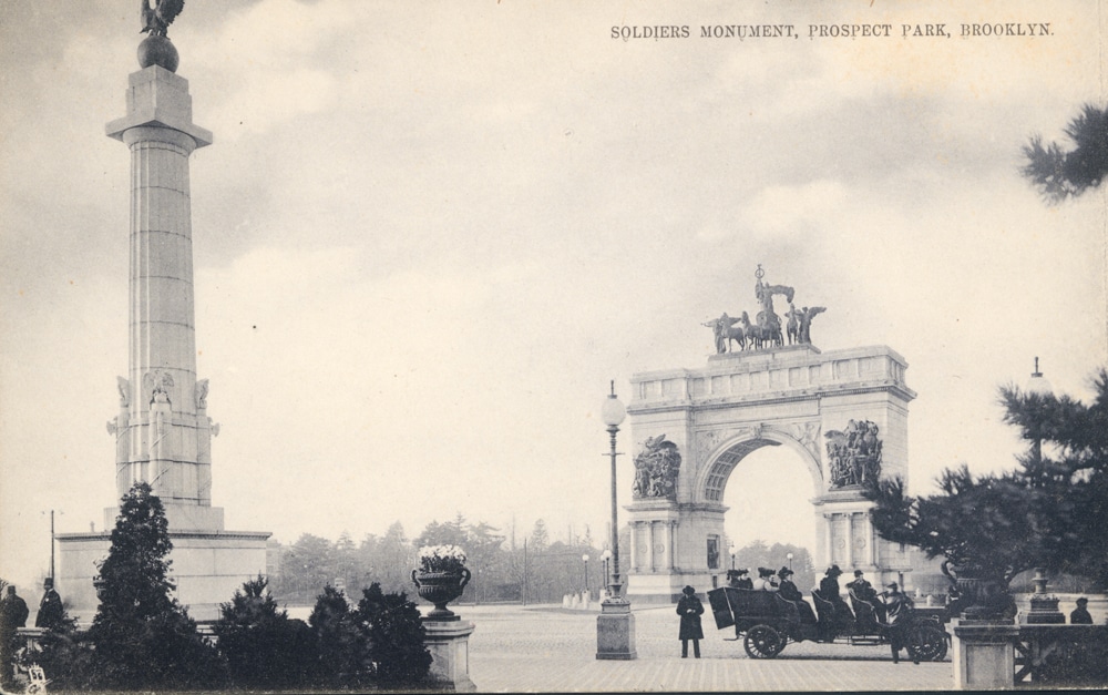 Grand Army Plaza_Postcard c. 1904_Prospect Park Alliance Archives_Bob Levine Collection.jpg